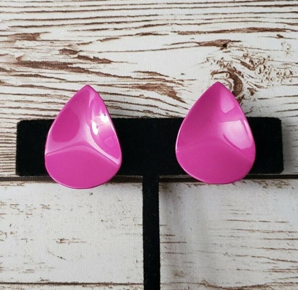 Vintage Clip On Earrings Retro Pink Pushed in Teardrop Shape